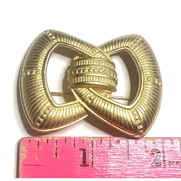 Vintage Givenchy Paris New York Gold-Tone Interlocking Loop Brooch 1970-80 - Picture 8 of 8